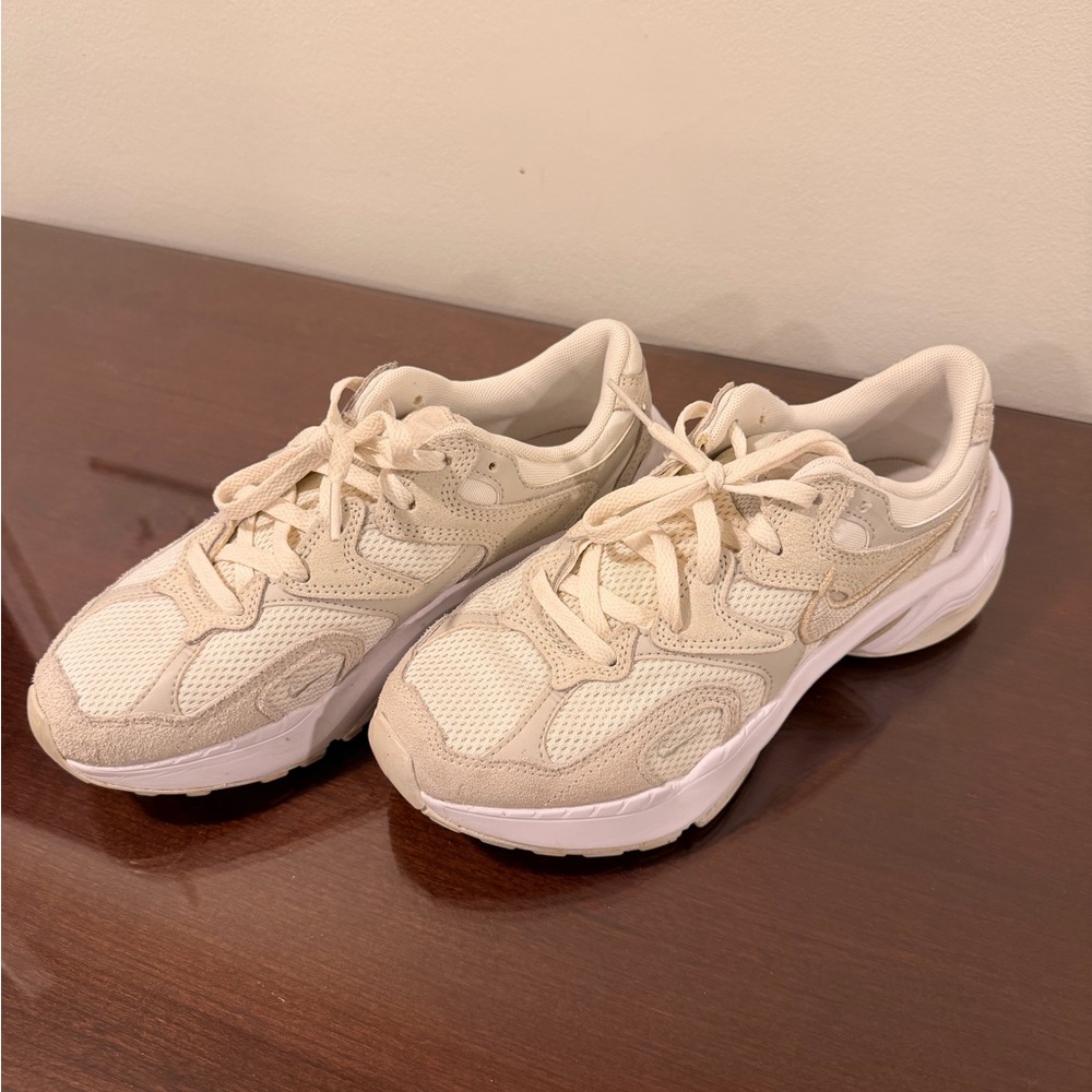 Nike Women's Dad Sneakers